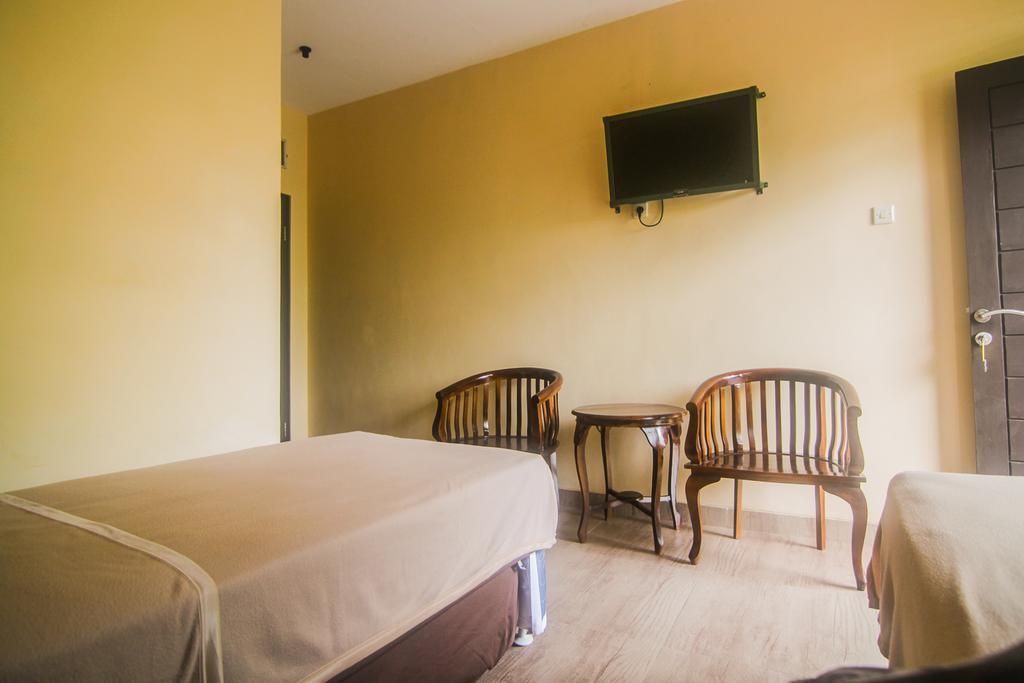 Hotel Cemerlang Baturraden Cameră foto