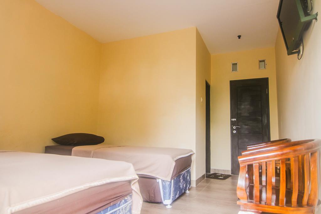 Hotel Cemerlang Baturraden Cameră foto