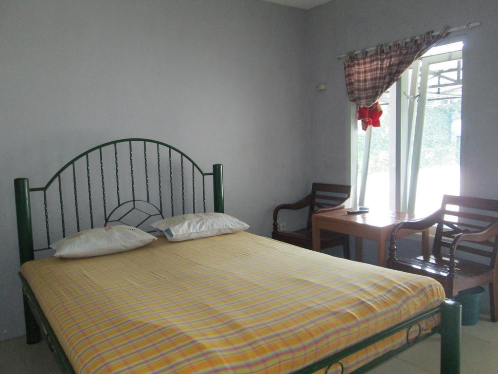 Hotel Cemerlang Baturraden Cameră foto